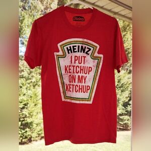 For All Of You ketchup lovers! Heinz Red Graphic T-Shirt From Heinz Size M